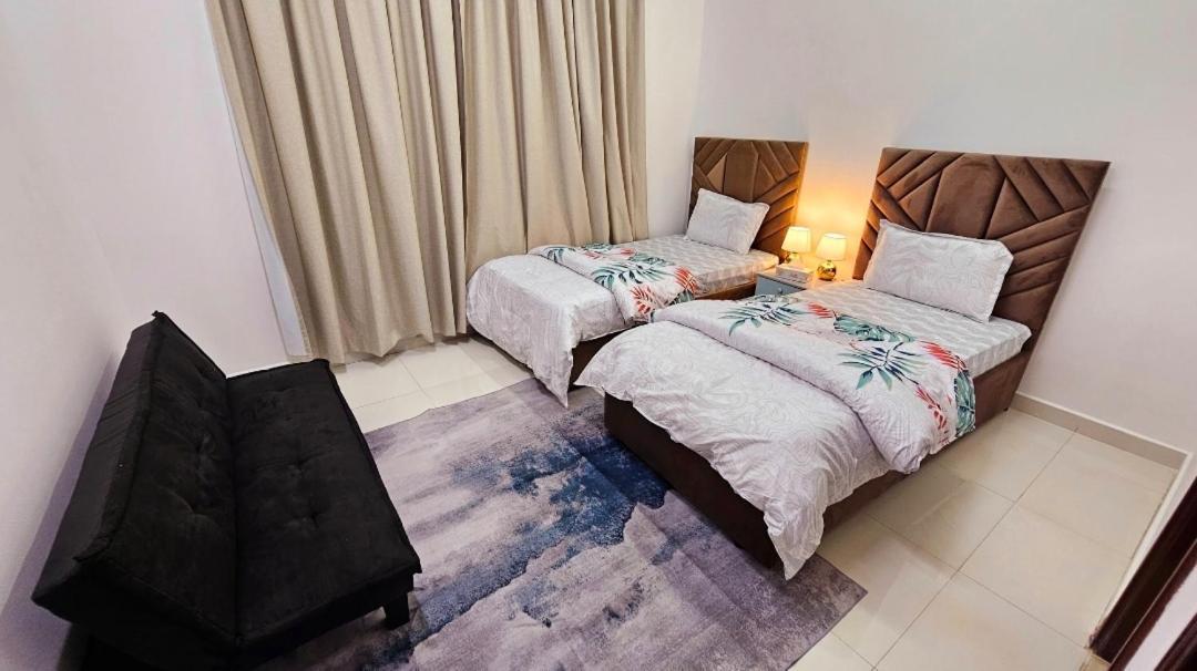 Elegant Villa Rooms In Dubai Near Airport מראה חיצוני תמונה